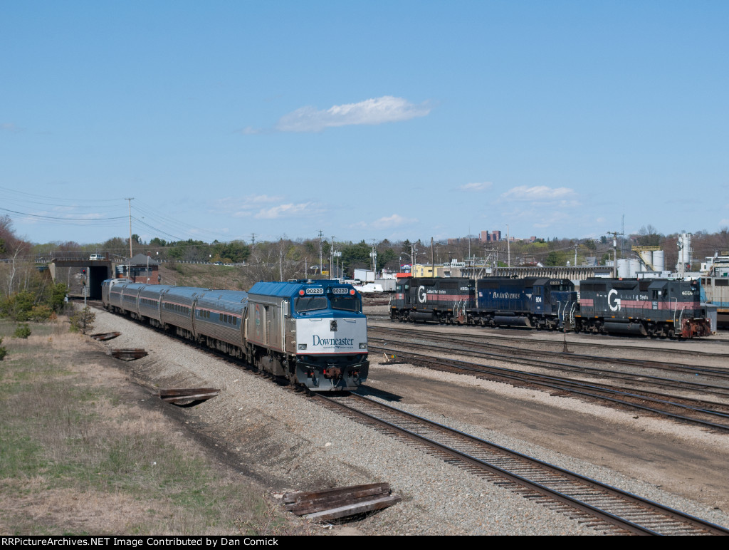 AMTK 90220 Leads 696 Through Rigby Yard 